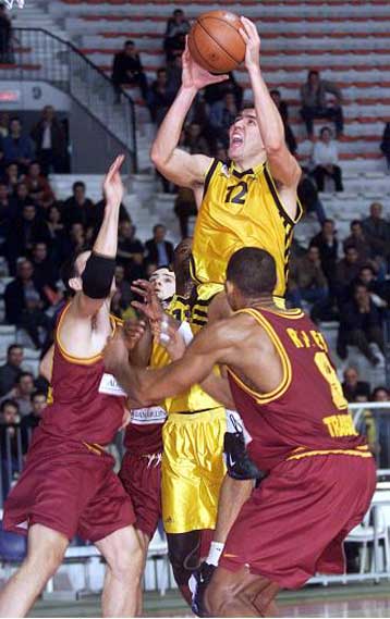 Πρόκριση με περίπατο για τον Αρη, που επικράτησε της Τραϊσκίρχεν με 90-57 – Εγκαταλείπει ο Φόρεστ;