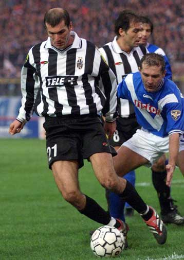 Προσύμφωνο μεταξύ Ρεάλ Μαδρίτης και Ζιντάν αποκαλύπτει ισπανικός δικτυακός τόπος