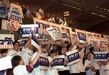 Με απεργία διαρκείας απειλούν οι δημόσιοι υπάλληλοι του Ισραήλ