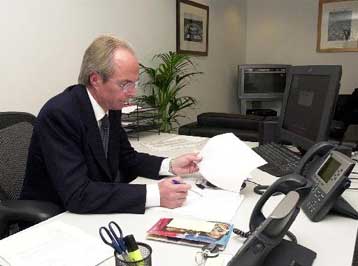 Θύμα φαρσέρ παραγωγού ραδιοφωνικής εκπομπής ο  Έρικσον – Υποκρίθηκε τον Κίγκαν και του πρότεινε να κ