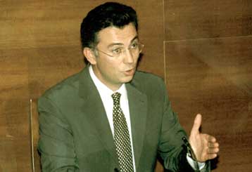 Δεν υπάρχει θέμα κομματικής πειθαρχίας στη συνταγματική αναθεώρηση