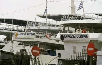 Σταδιακή υποχώρηση της κακοκαιρίας – Για δεύτερη ημέρα καθηλωμένα τα πλοία στα λιμάνια