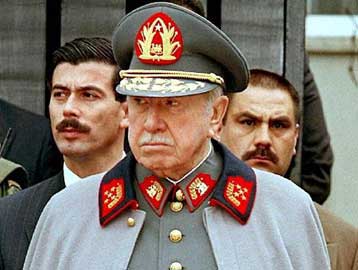 Aπό ελαφρά άνοια πάσχει ο Πινοσέτ, υποστηρίζουν οι ενάγοντες