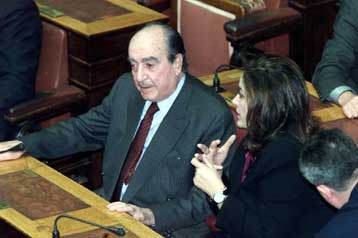 Χωρίς την υπογραφή Μητσοτάκη κατατέθηκε η πρόταση της ΝΔ για την Αναθεώρηση του Συντάγματος