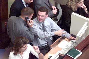 Ελκυστικές οι τιμές των ελληνικών τραπεζών, εκτιμά η UBS Warburg