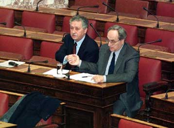 ΠΑΣΟΚ και ΝΔ επιθυμούν τη διατήρηση της υπάρχουσας πολιτικής ζωής, υποστήριξε ο Φ.Κουβέλης