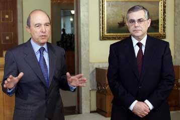 Σε νέα εποχή εισέρχεται η ελληνική οικονομία μετά την ένταξη στην ΟΝΕ, τονίζει ο πρωθυπουργός