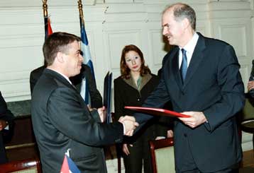 Συνάντηση Παπανδρέου με τον Κουβανό υπουργό Εξωτερικών