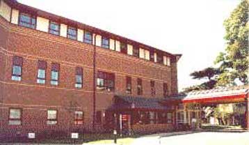 Σάλο προκαλεί στη Βρετανία η υπόθεση φύλαξης πτωμάτων σε παρεκκλήσι νοσοκομείου