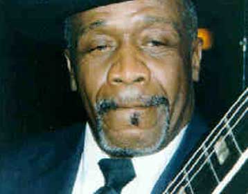 O Little Smokey Smothers στο Ηalf Note Jazz Club