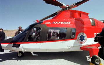 Ακαρπες προς το παρόν οι έρευνες για τον εντοπισμό των επιβαινόντων στο ελικόπτερο του ΕΚΑΒ