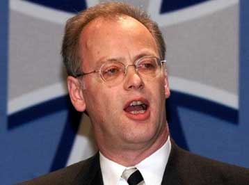 Για «υπερβολές» στο θέμα του απεμπλουτισμένου ουρανίου κάνει λόγο ο Γερμανός υπουργός Αμυνας