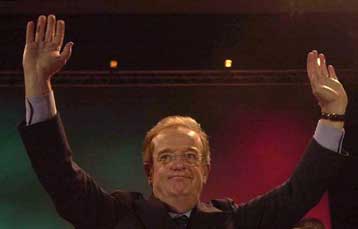 Ανετη επανεκλογή του Σαμπάιο στην προεδρία της Πορτογαλίας δείχνουν τα exit polls