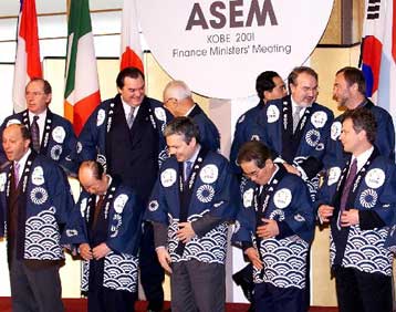 «Σκοτεινές» οι προοπτικές της παγκόσμιας οικονομίας, εκτιμούν ΕΕ και Ασία