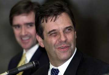 Δυσαρεστημένοι δηλώνουν οι σύμμαχοι του Κοστούνιτσα από τη συνάντησή του με τον Μιλόσεβιτς