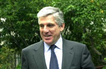 Αντεπίθεση σε τρία μέτωπα σχεδιάζει το οικονομικό επιτελείο