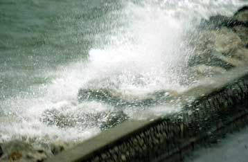 Σε λευκό κλοιό το μεγαλύτερο μέρος της χώρας – Σε επιφυλακή οι αρμόδιες υπηρεσίες