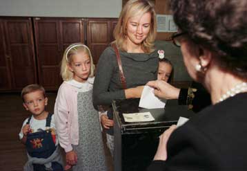 Ανοιξαν οι κάλπες στην Πορτογαλία – Φαβορί ο νυν πρόεδρος της χώρας Ζ.Σαμπάιο