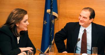 Μήνυμα Κ.Καραμανλή προς Ντ.Μπακογιάννη – Τη χρίζει διάδοχο στην αρχηγία του κόμματος