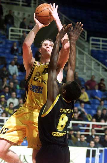 Σαν σε προπόνηση η ΑΕΚ «εξαφάνισε» τη Δάφνη με 90-61