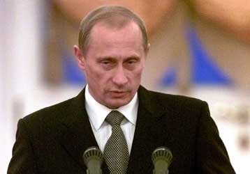 Ο Πούτιν απορρίπτει τις κατηγορίες ότι περιορίζει την ελευθερία του Τύπου