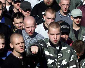 Αγριος ξυλοδαρμός Έλληνα στη Γερμανία από σκίνχεντ