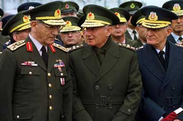 Η ΕΕ έχει τις ίδιες επιδιώξεις με το ΡΚΚ για την Αγκυρα, ισχυρίζεται Τούρκος στρατηγός