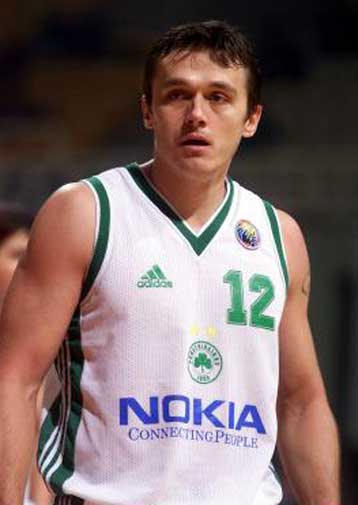 Κατεβαίνουμε για να τους κλοτσήσουμε… ξέρετε πού, δηλώνει ο Ρέμπρατσα για το ντέρμπι με τον Ολυμπι