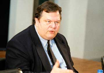 Διαψεύδει ο υπουργός Πολιτισμού τα περί διαφωνίας του με το Γ.Φλωρίδη