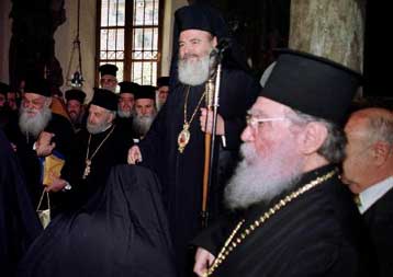 Νέους μητροπολίτες εξέλεξε η ΔΙΣ – Επεισόδιο μεταξύ Χριστόδουλου και μητροπολίτη Ζακύνθου