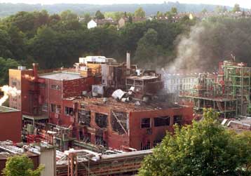 Διαρροή τοξικού νέφους σε χημικό εργοστάσιο στη Γερμανία