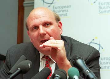 Το «φαινόμενο» Linux απειλή Νο 1 για τα Windows, δηλώνει ο Μπάλμερ