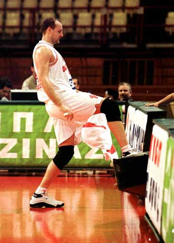 Έχω με πολύ πιο σοβαρά πράγματα να ασχοληθώ από την αποβολή μου