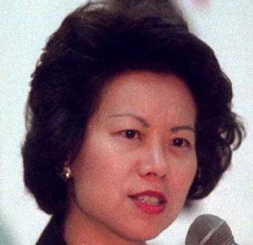 Την αντικαταστάτρια της Τσάβες στο υπουργείο Εργασίας βρήκε ο Μπους