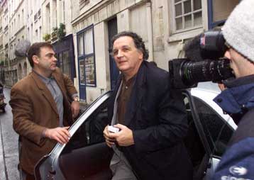 Αποφυλακίστηκε ο γιος Μιτεράν, αφού η μητέρα του πλήρωσε την εγγύηση