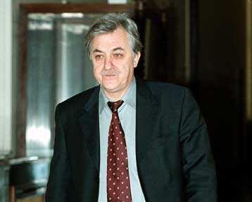 Αψηφά τις αντιδράσεις και προωθεί τις αλλαγές στην υγεία ο Αλέκος Παπαδόπουλος