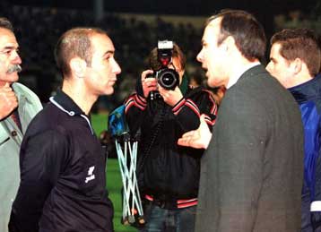 Κατηγορώ στην ΑΕΚ για τη διακοπή του ντέρμπι με αιχμές προς το Φλωρίδη από τον πρόεδρο της ΕΠΟ, Κώστ