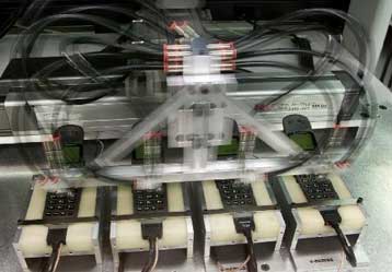 Επιτυγχάνει τους αναθεωρημένους στόχους τριμήνου η Motorola