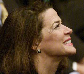 Ο… πρώτος γυναικείος ρόλος του εκλογικού θρίλερ στις ΗΠΑ ανοίγει τα χαρτιά του