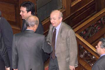 Υιοθετείται τελικά η πρόταση Τσουκάτου για το ελάχιστο εγγυημένο εισόδημα