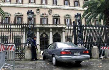 Δικαιολογημένο το κλείσιμο της πρεσβείας των ΗΠΑ στη Ρώμη, εκτιμά ο Ιταλός υπουργός Εσωτερικών
