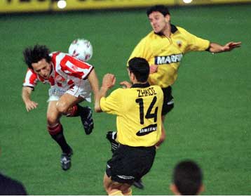 Μετρά «τραυματίες» η ΑΕΚ και το ελληνικό ποδόσφαιρο – Διακόπηκε στο 72 το ντέρμπι του Κυπέλλου Ελλά