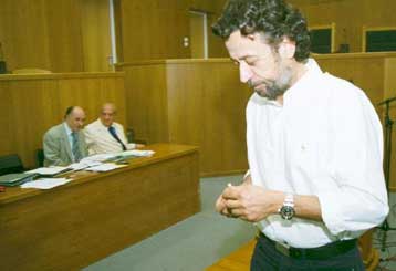 Στοιχεία για παράνομες ελληνοποιήσεις κατέθεσε στον εισαγγελέα ο Μάκης Τριανταφυλλόπουλος