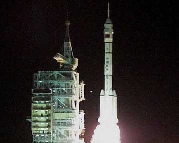 Ξεκίνησε η αποστολή Shenzhou II