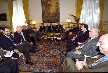 Τέλος στα σενάρια για διαρχία στο ΠΑΣΟΚ έβαλε ο Σημίτης