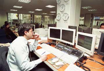 Εντυπωσιακή αύξηση σημείωσαν το 2000 οι συναλλαγές στην αγορά των ελληνικών ομολόγων