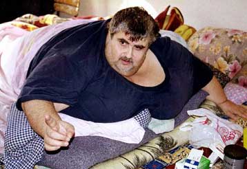 Βοηθήστε με να αδυνατίσω, εκλιπαρεί τους συμπολίτες του ένας Τούρκος που ζυγίζει 300 κιλά