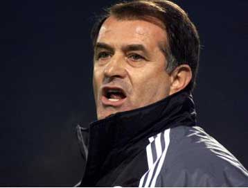 Συγγνώμη ζήτησε ο Μπάγεβιτς για τη στάση του μετά τη λήξη του αγώνα με τον Ιωνικό