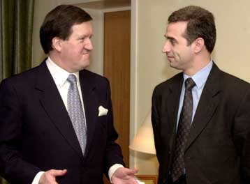 ΝΑΤΟ και Γιουγκοσλαβία συζητούν για την αντιμετώπιση των Αλβανών ανταρτών στη νότια Σερβία