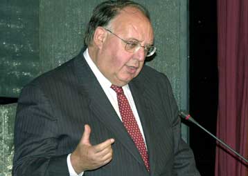 Σκληρή κριτική εφ όλης της ύλης στην κυβέρνηση από το Θ.Πάγκαλο